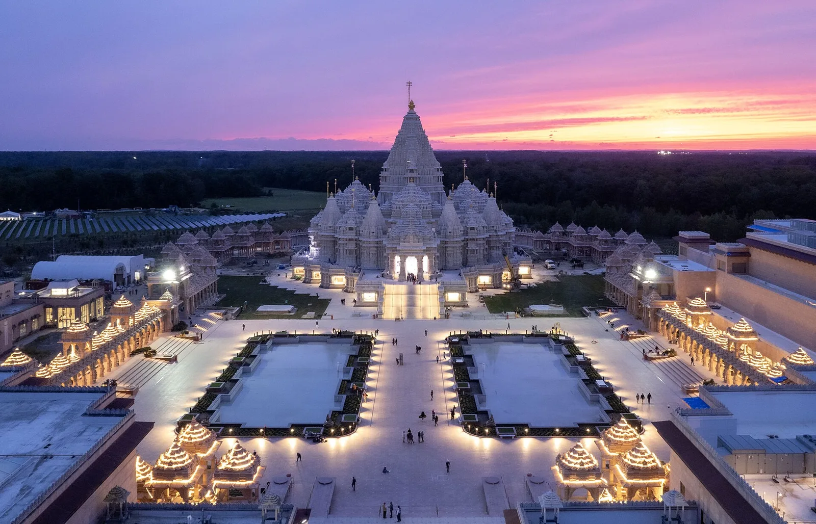 BAPS Swaminarayan Akshardham in Robbinsville at dusk